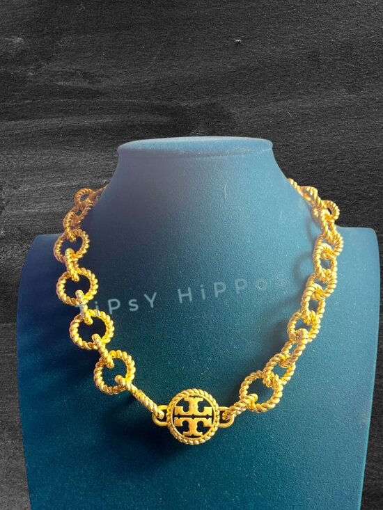 TORY BURCH Gold-Tone Chunky Rope Chain Link Necklace With Toggle Clasp - Picture 2 of 8